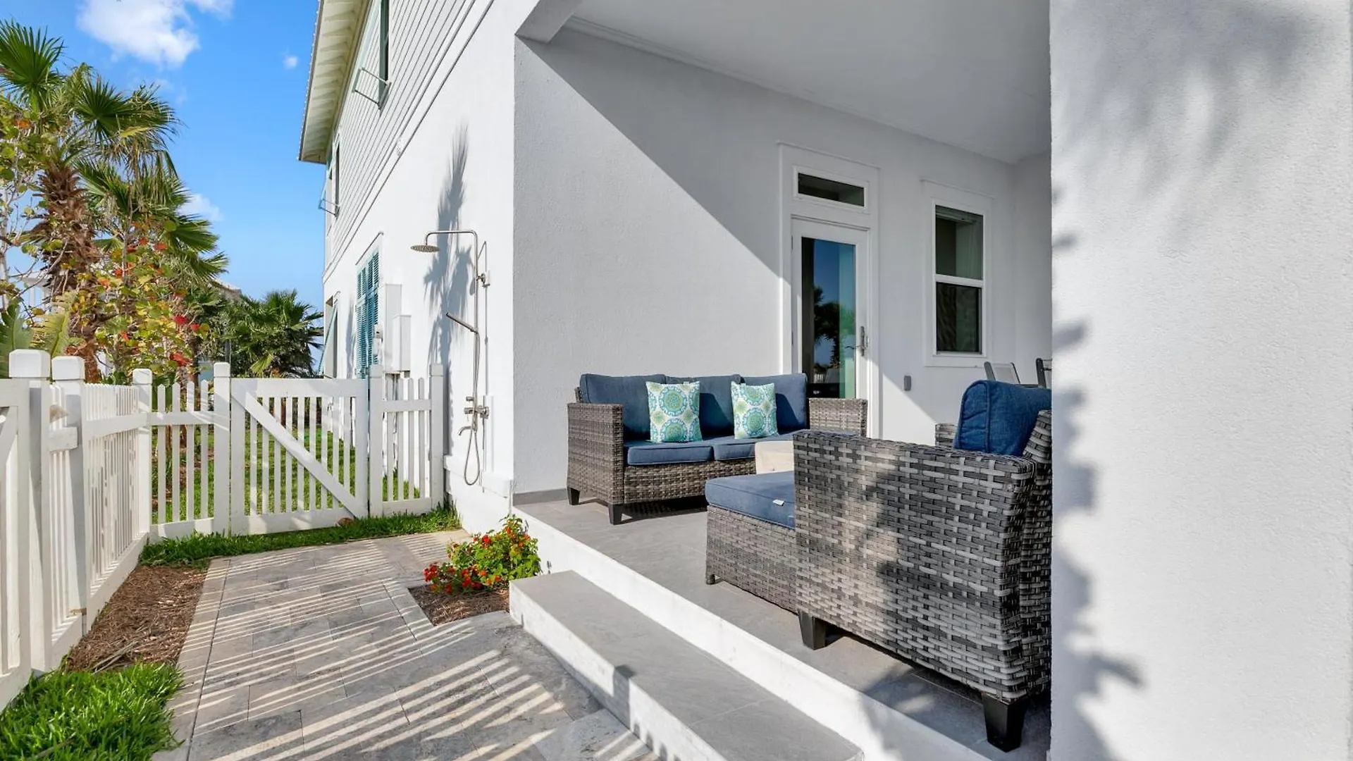 Kite One - Private Bayside With Pool And Hot Tub *