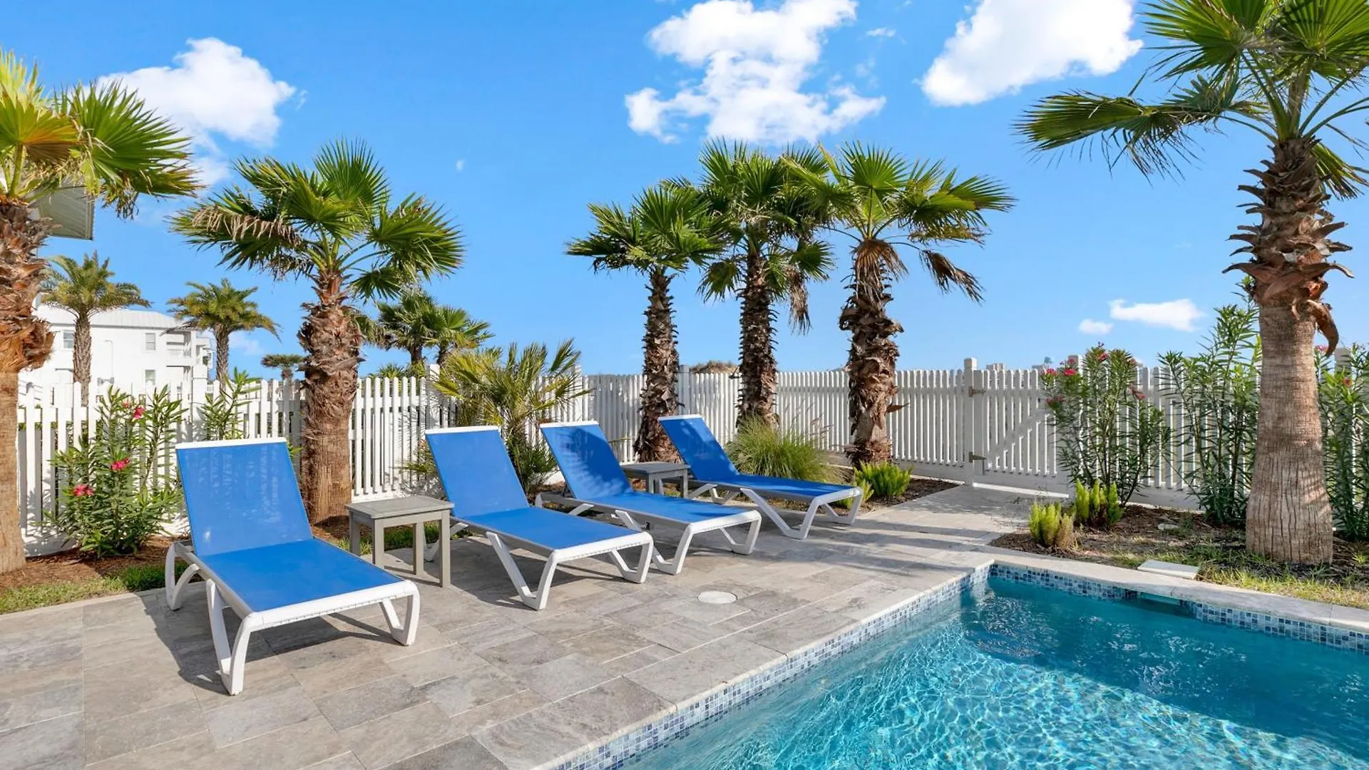 Kite One - Private Bayside With Pool And Hot Tub Holiday home *
