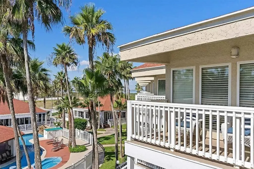Apartment 3br Condo: Private Balcony & Pool Access - South Padre Island, Texas *