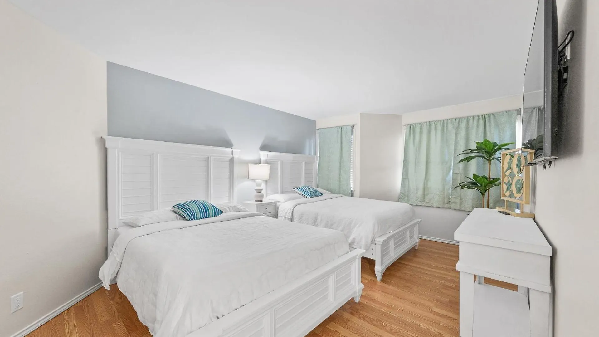 Apartment 3br Condo: Private Balcony & Pool Access - South Padre Island, Texas South Padre Island