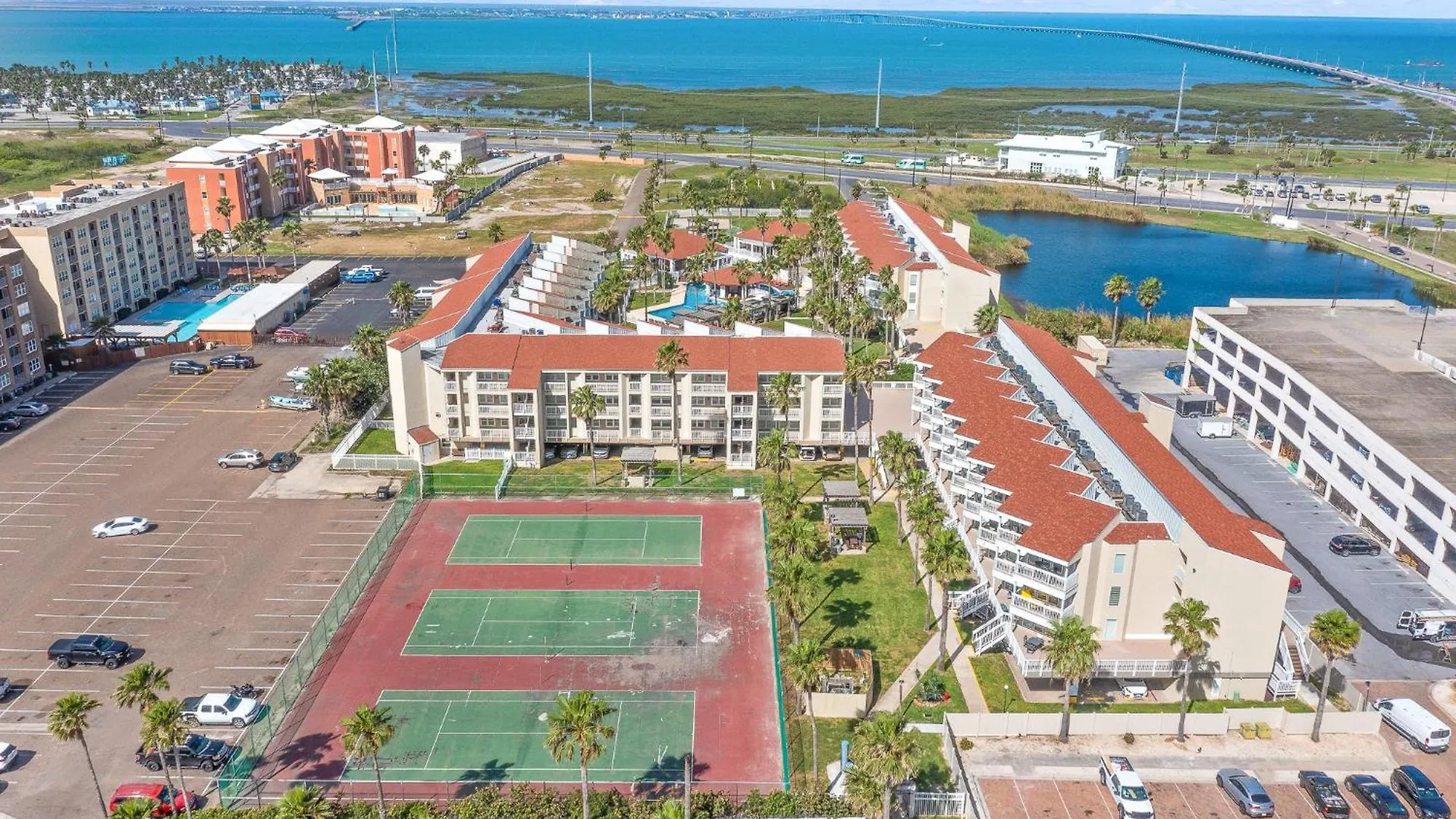 Apartment 3br Condo: Private Balcony & Pool Access - South Padre Island, Texas