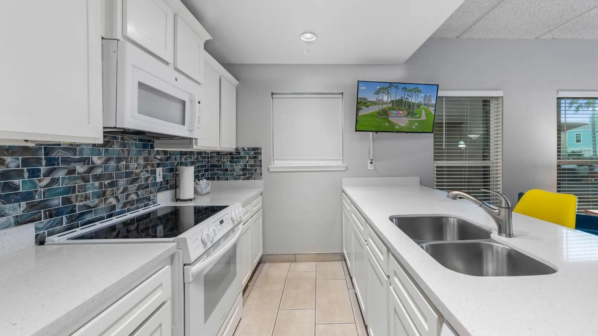 Spi - 1 Block Away Apartment
