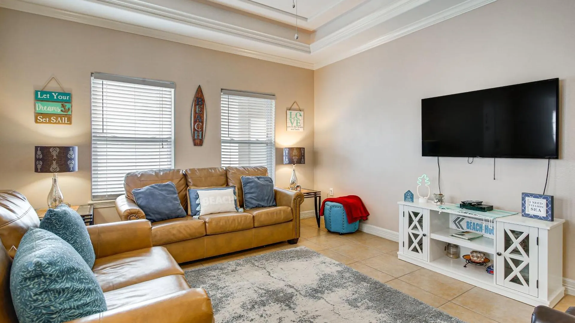 Apartment - Walk To The Beach! *