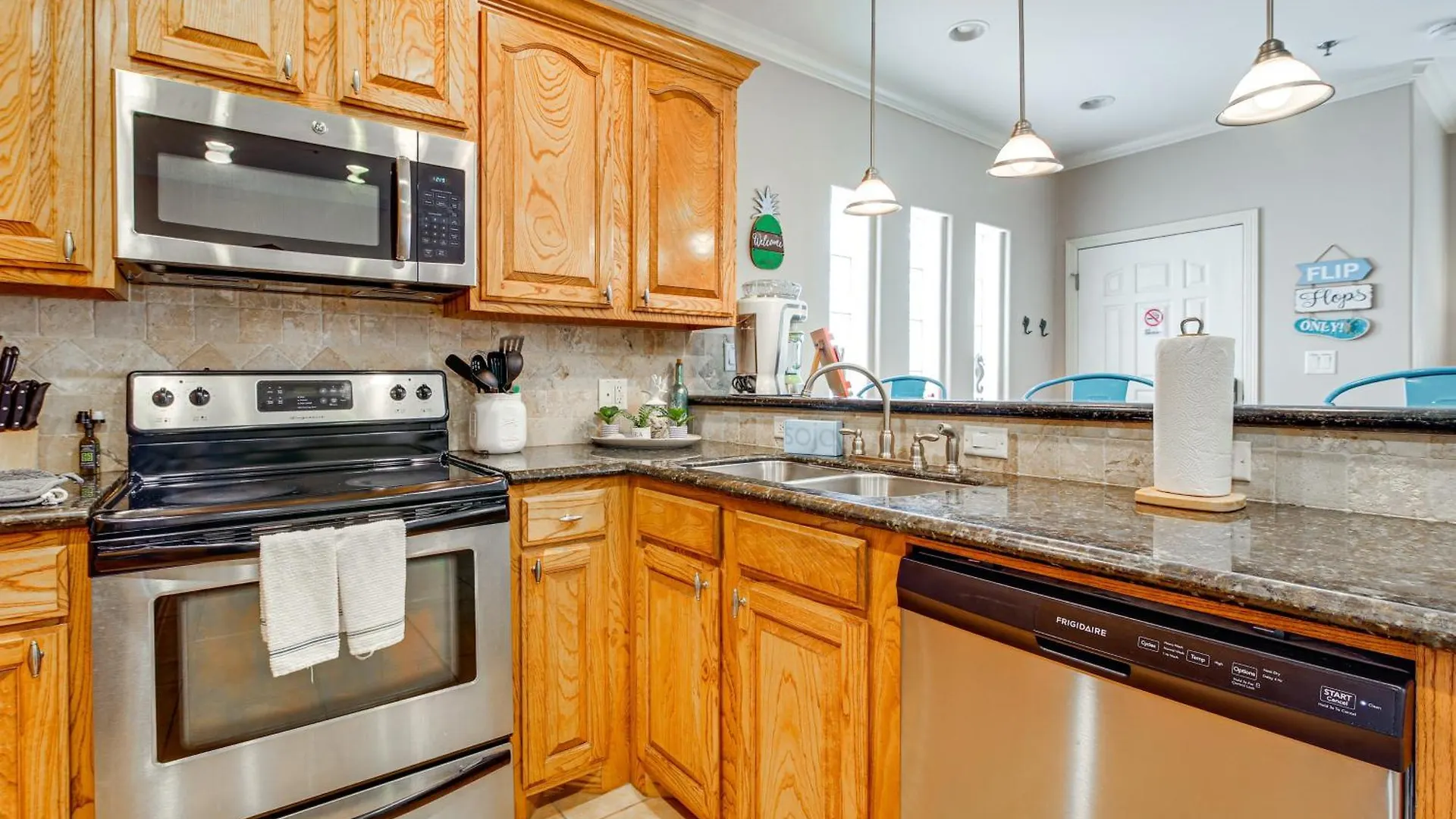 - Walk To The Beach! Apartment South Padre Island