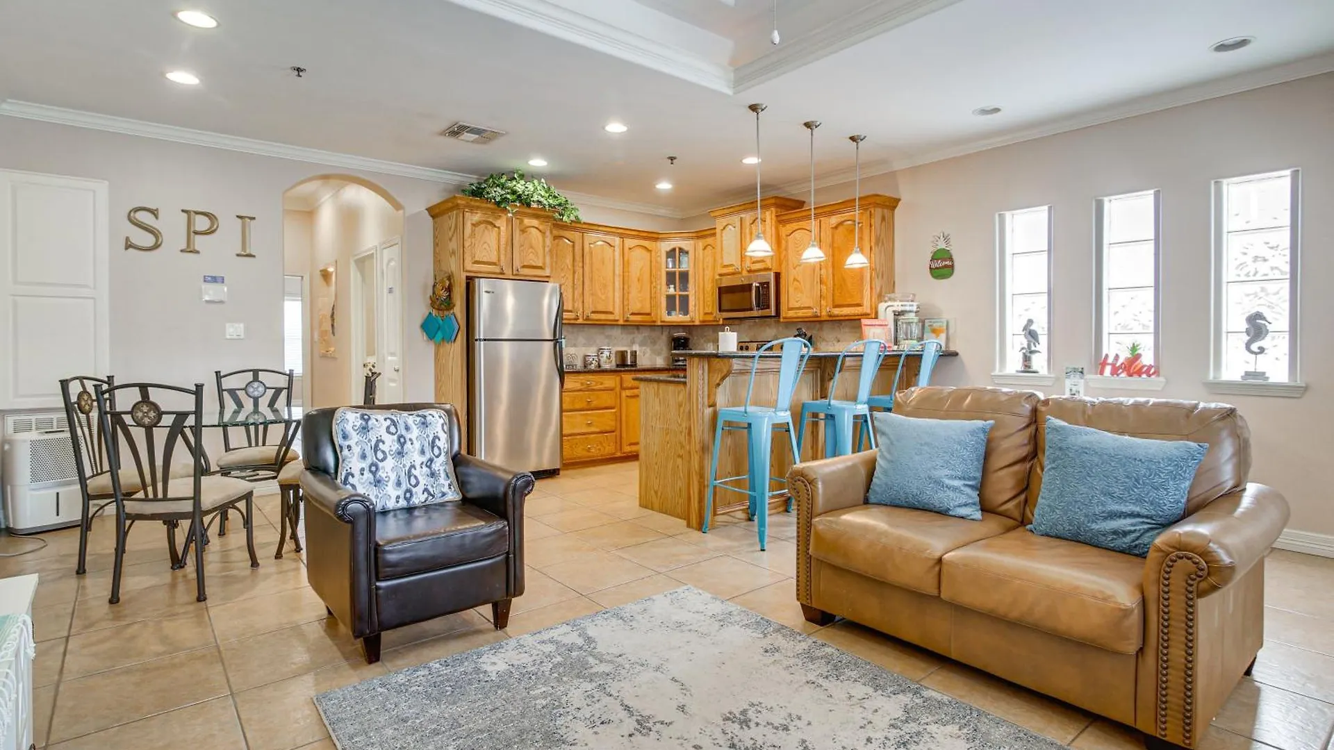 - Walk To The Beach! Apartment *