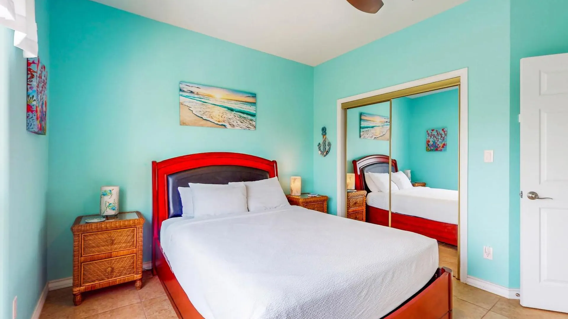 Hibiscus Hideaway 208