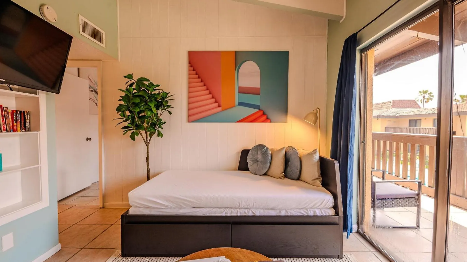 Kingfishers Retreat Serene 1br Escape With Balcony 207 South Padre Island