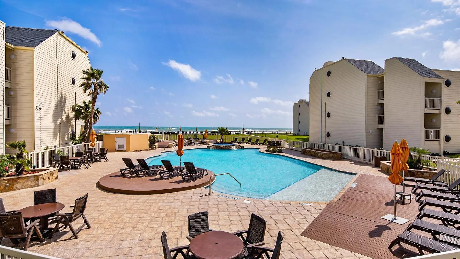 Ground Level Pet-friendly Seconds From Beach * South Padre Island