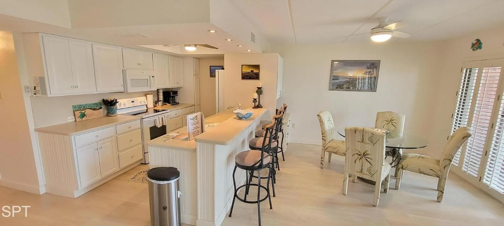 Apartment Del Sol- #205