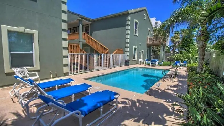 Holiday home Beautiful 2 Bed 2 Bath 1st Floor By With Pool *