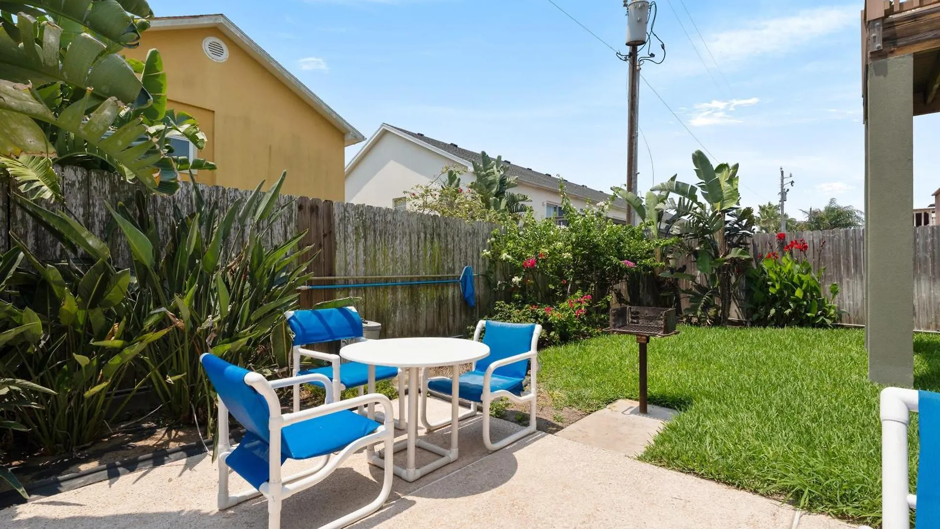 Beautiful 2 Bed 2 Bath 1st Floor By With Pool Holiday home