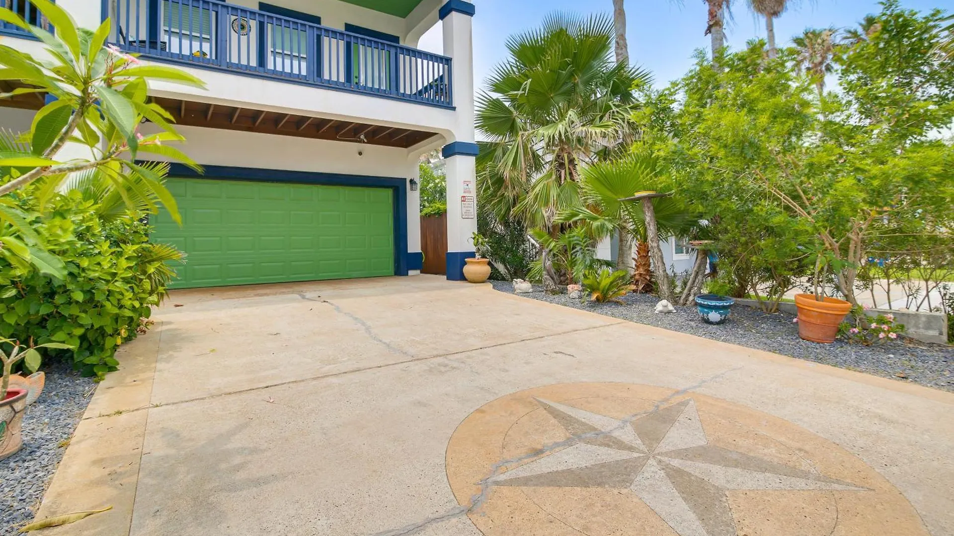 Holiday home Oceanside Mars Oasis Heated Pool, Steps To Beach! South Padre Island