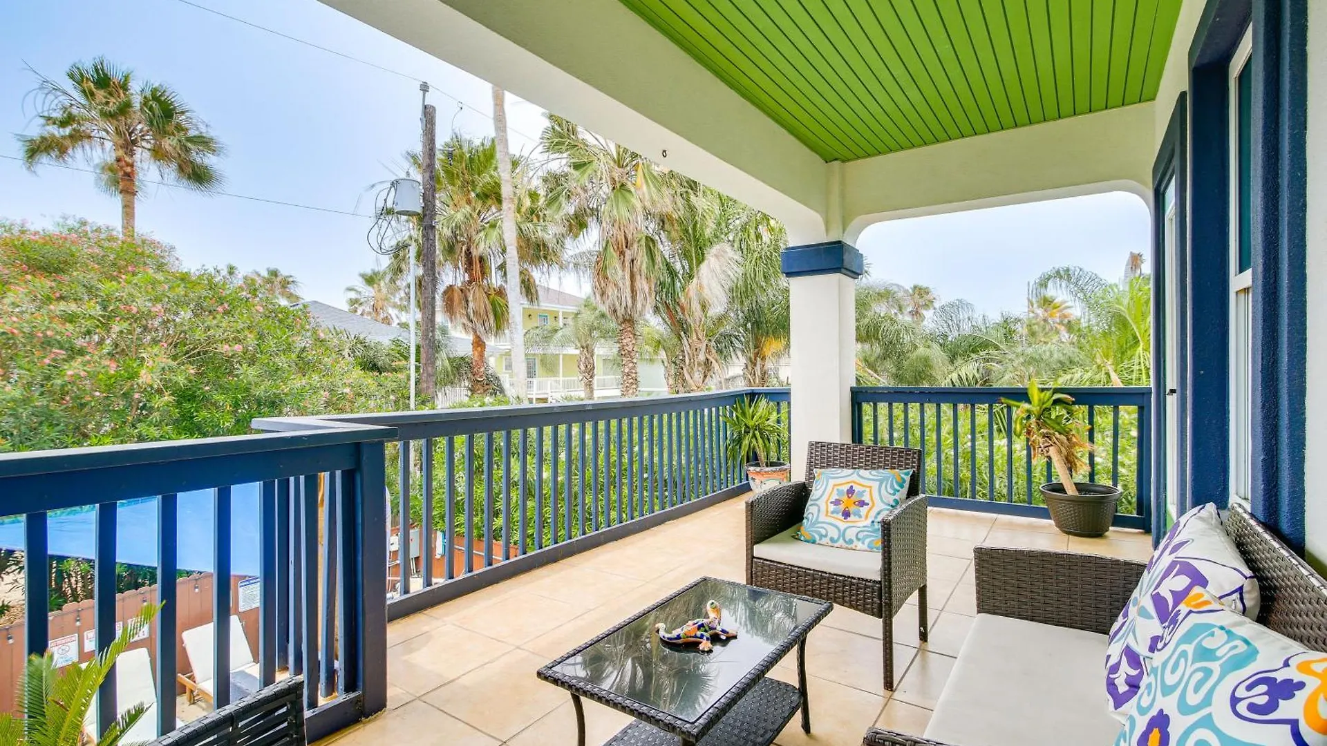 Oceanside Mars Oasis Heated Pool, Steps To Beach! * South Padre Island