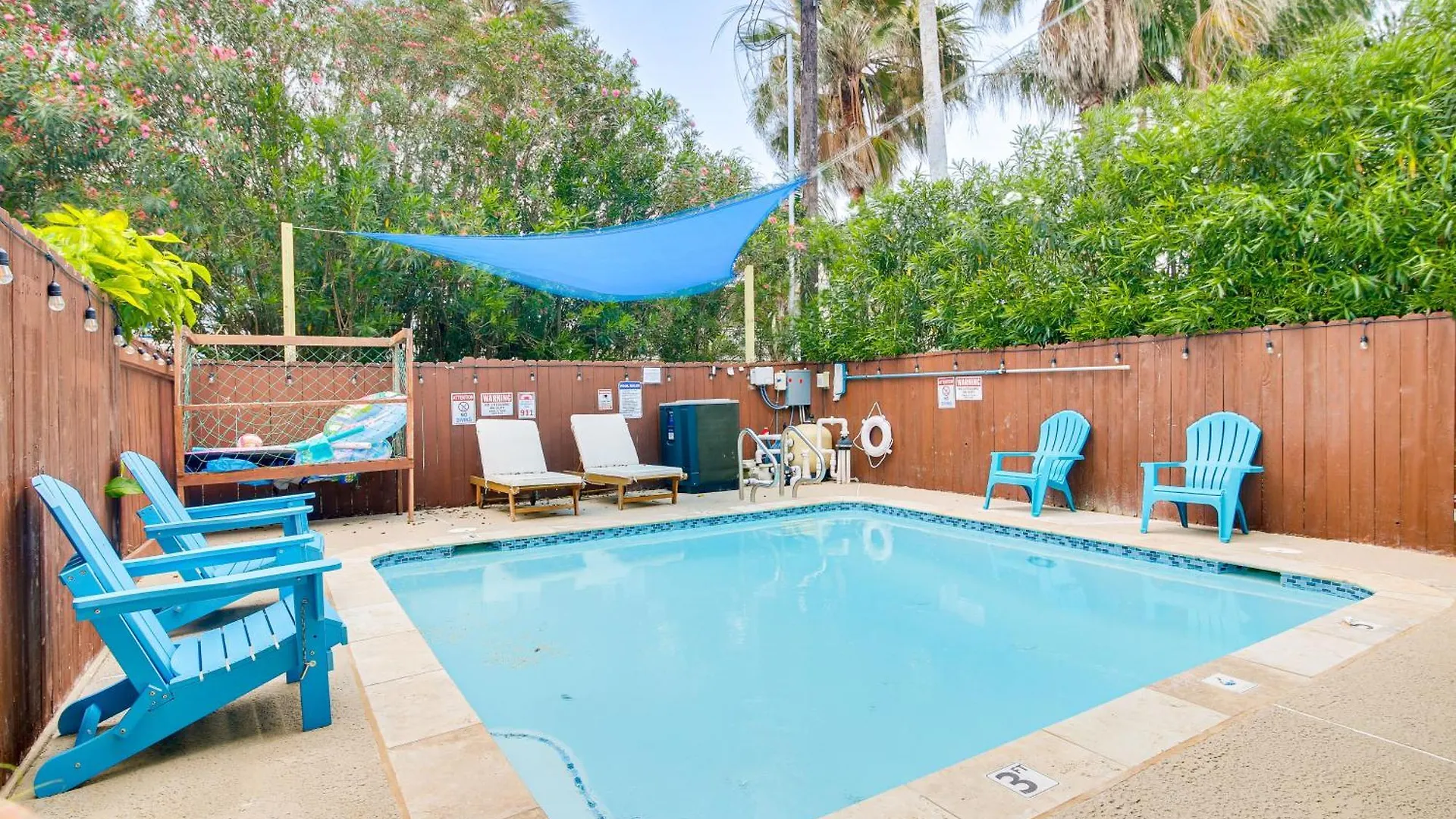 Oceanside Mars Oasis Heated Pool, Steps To Beach!