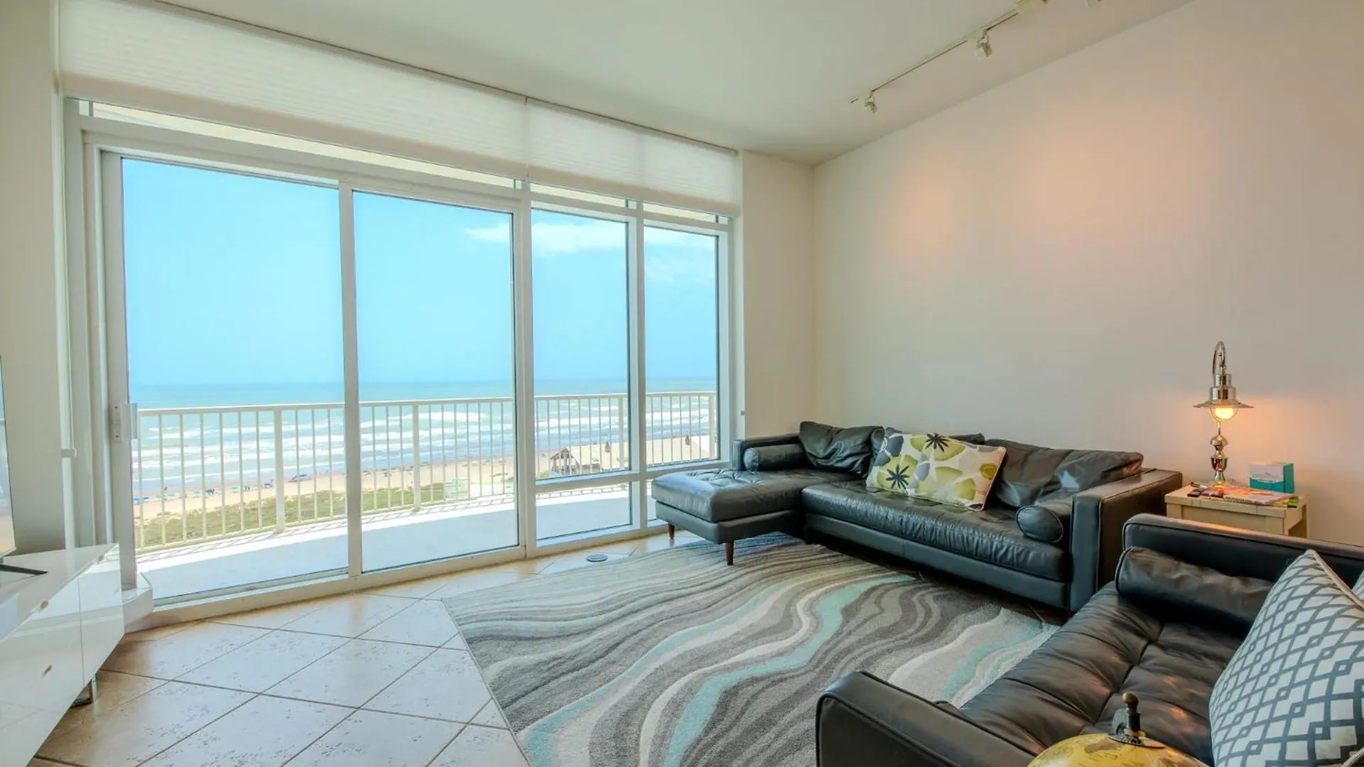 Sapphire Beachfront #1108