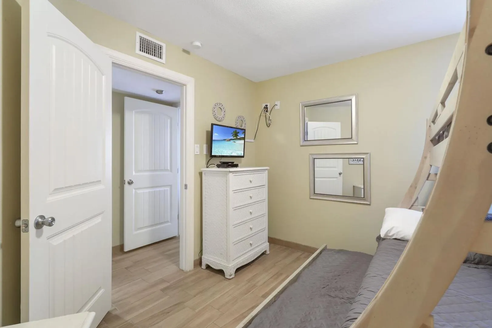 Ground Floor Beachfront Beauty! Steps To The And Pool Holiday home South Padre Island