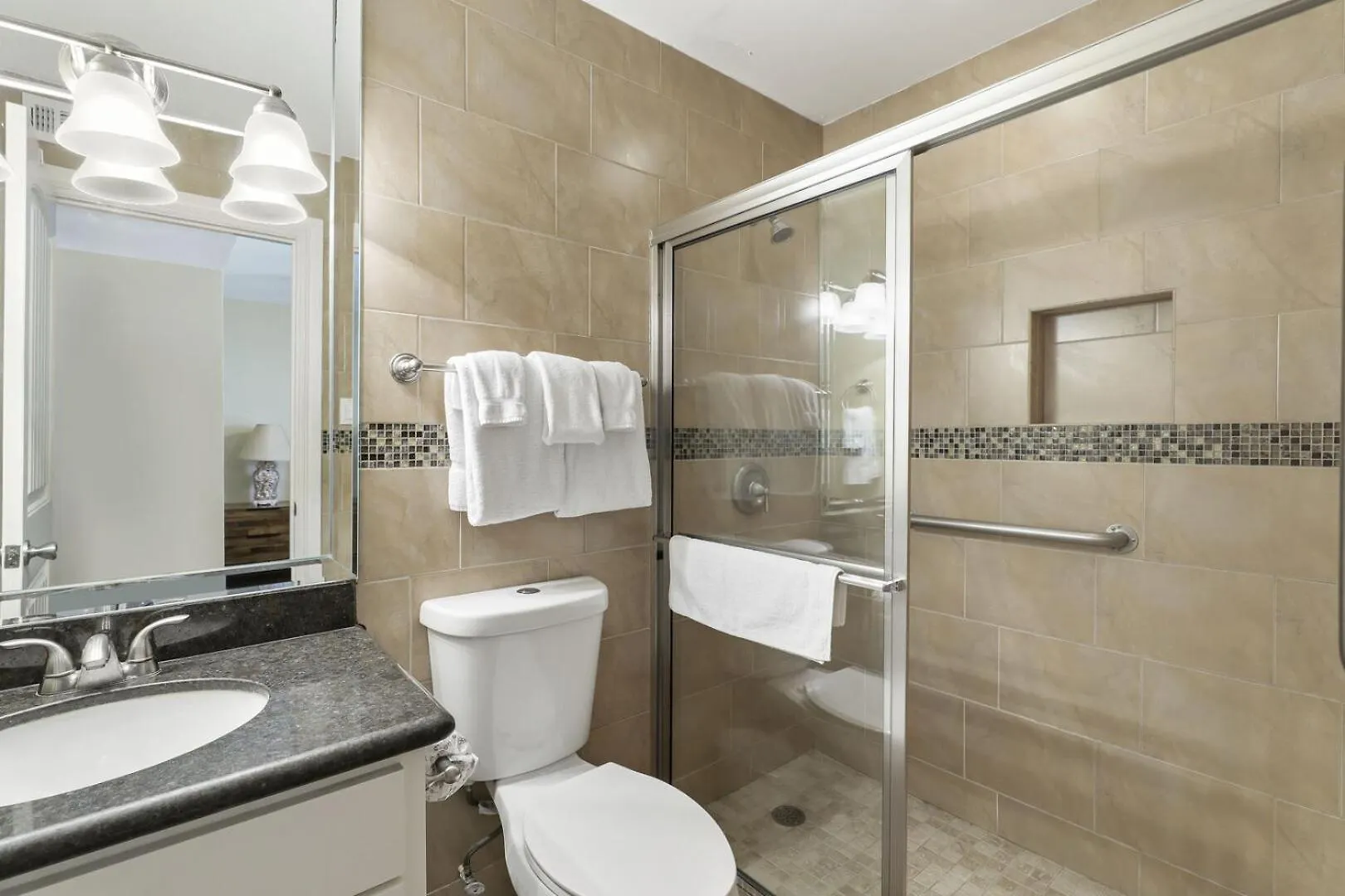 Ground Floor Beachfront Beauty! Steps To The And Pool Holiday home