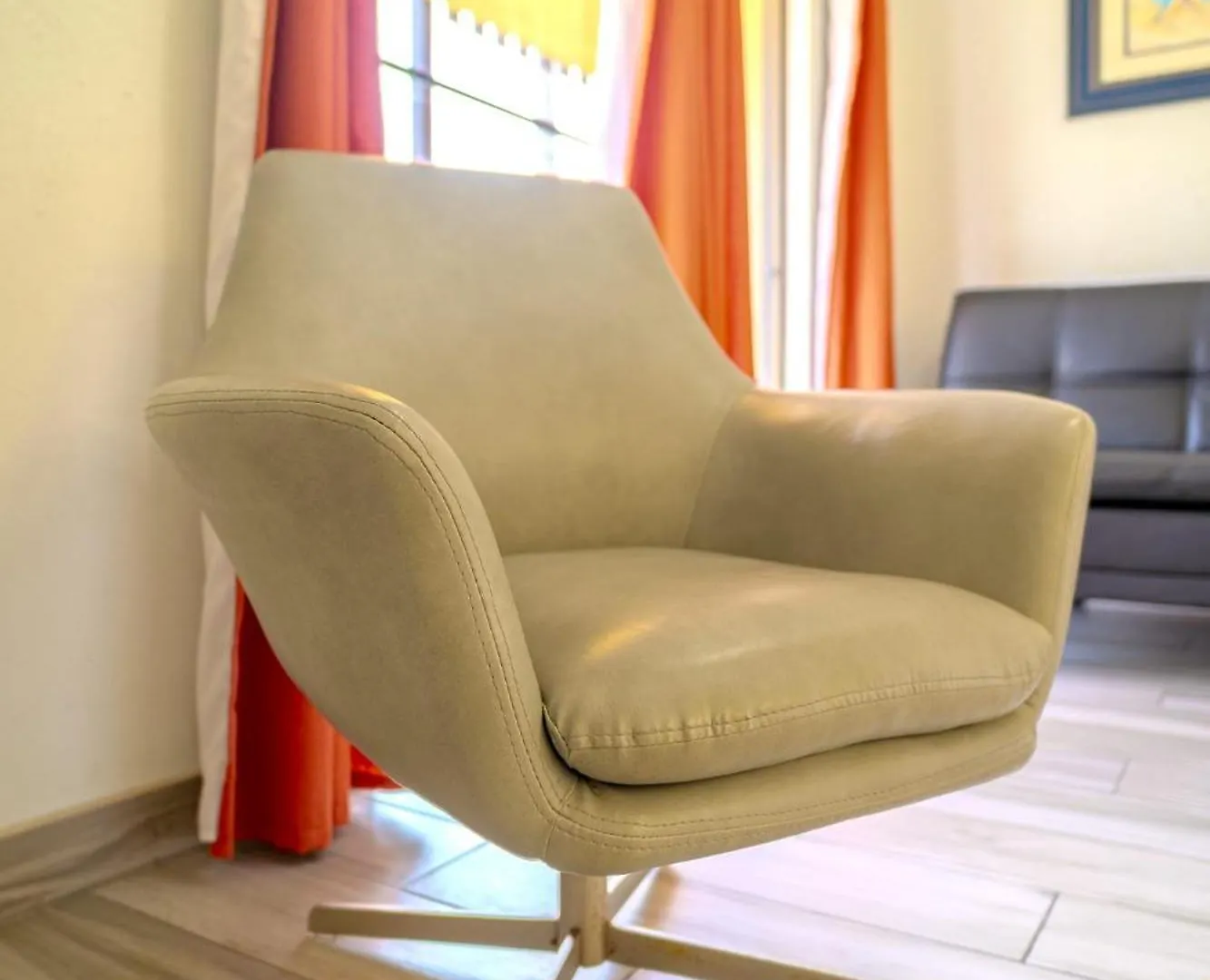 Pelicans Perch Charming 1br Near With Patio 160