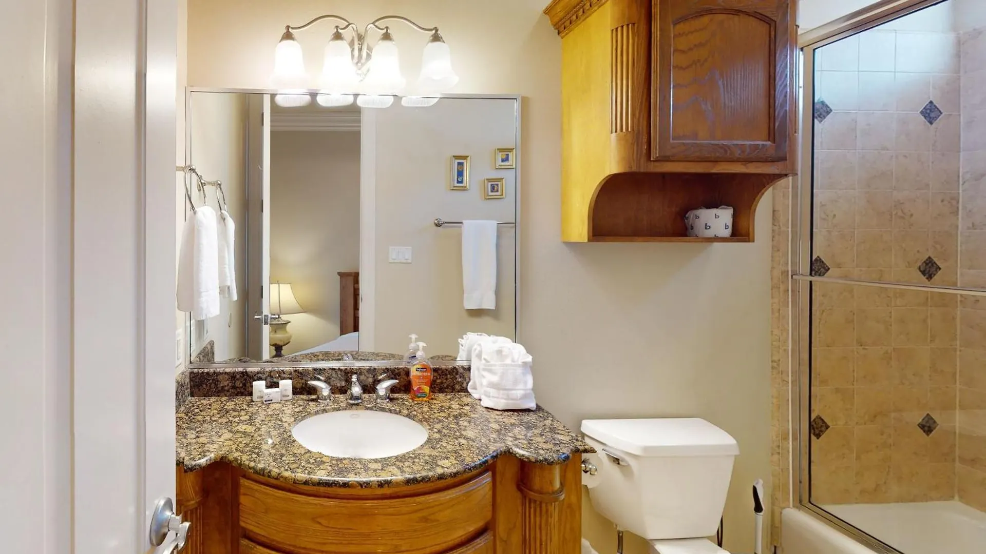 Prime Island Eacape Unit 3 Apartment *