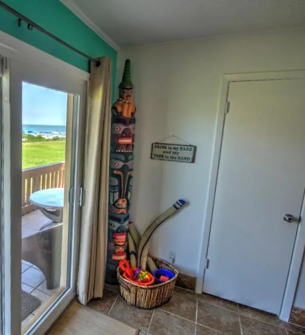 Apartment Tiki Spi Beachfront Condo, Right On The Beach! *