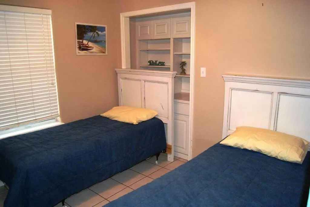 Blueheaven Mid Island With Pool Close To Bay *