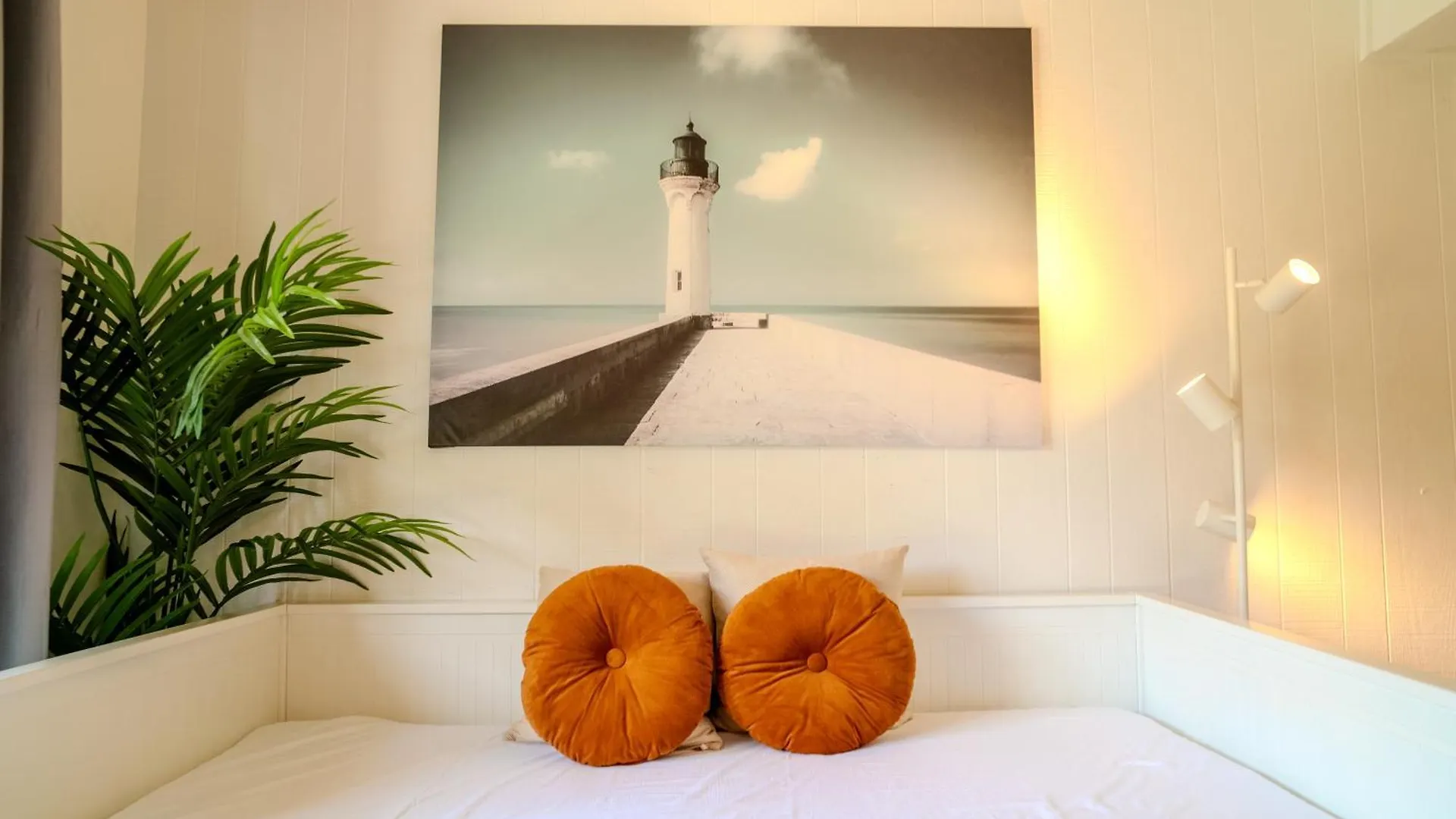 Flamingos Hideaway Stylish 1br Coastal Escape 155