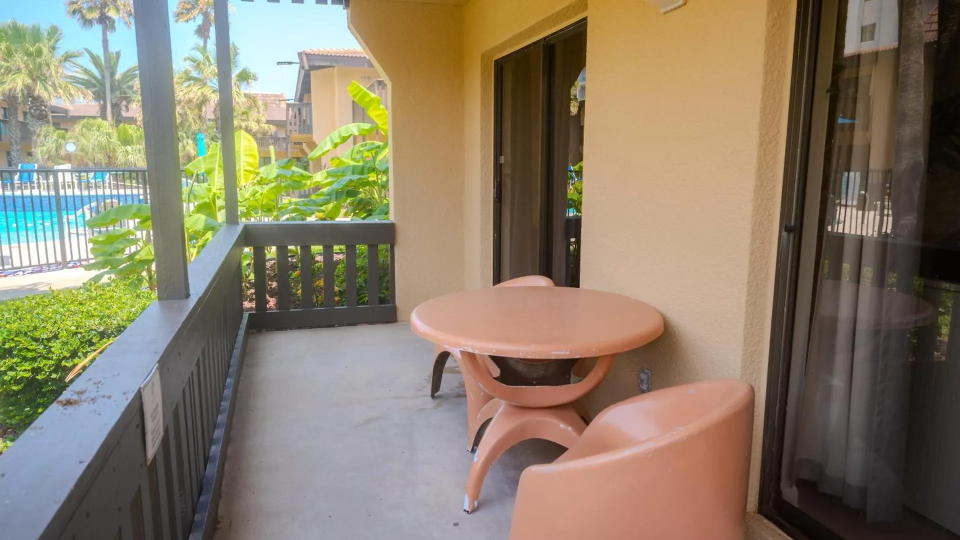 Flamingos Hideaway Stylish 1br Coastal Escape 155 Apartment South Padre Island