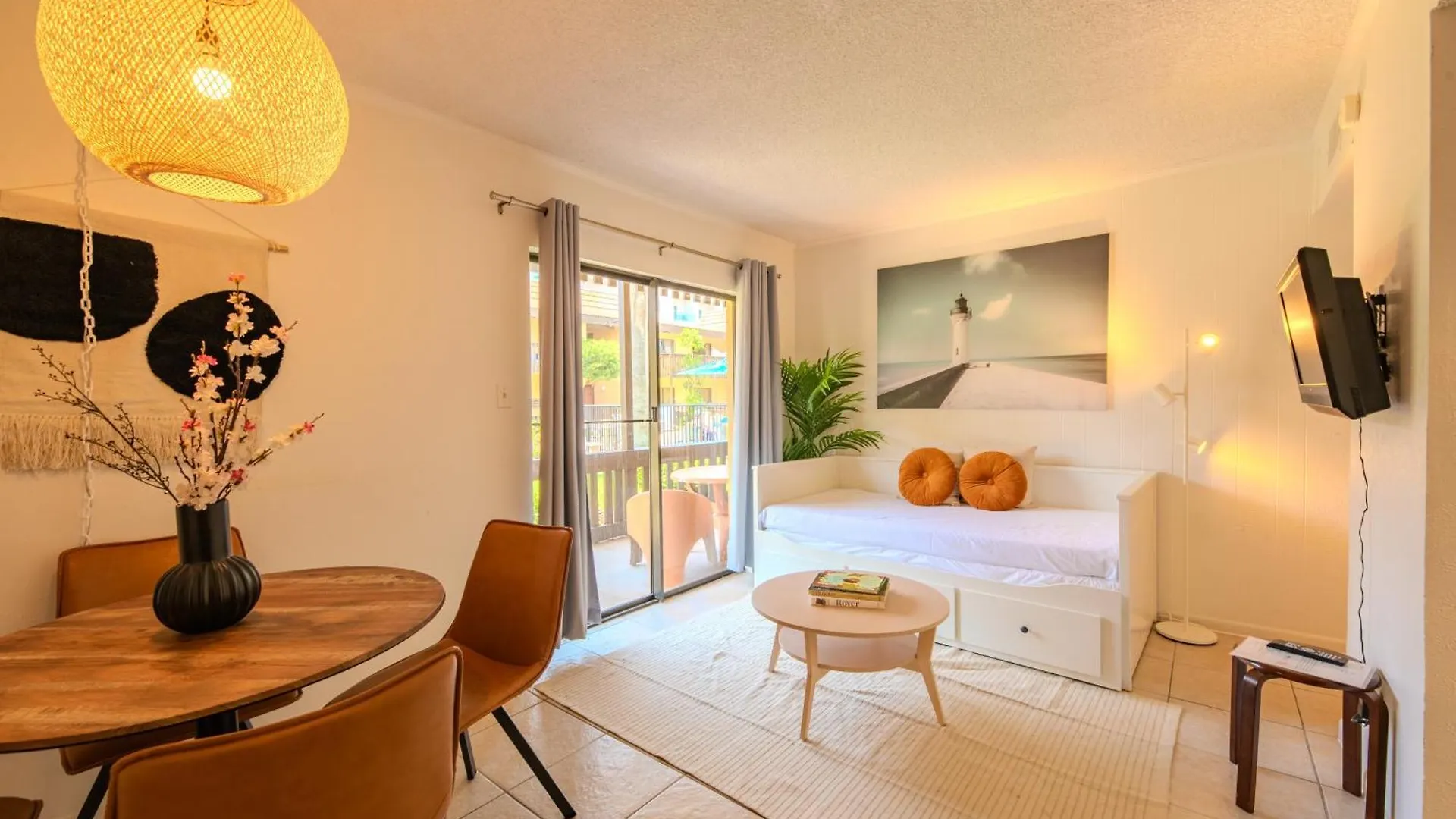 Flamingos Hideaway Stylish 1br Coastal Escape 155 *