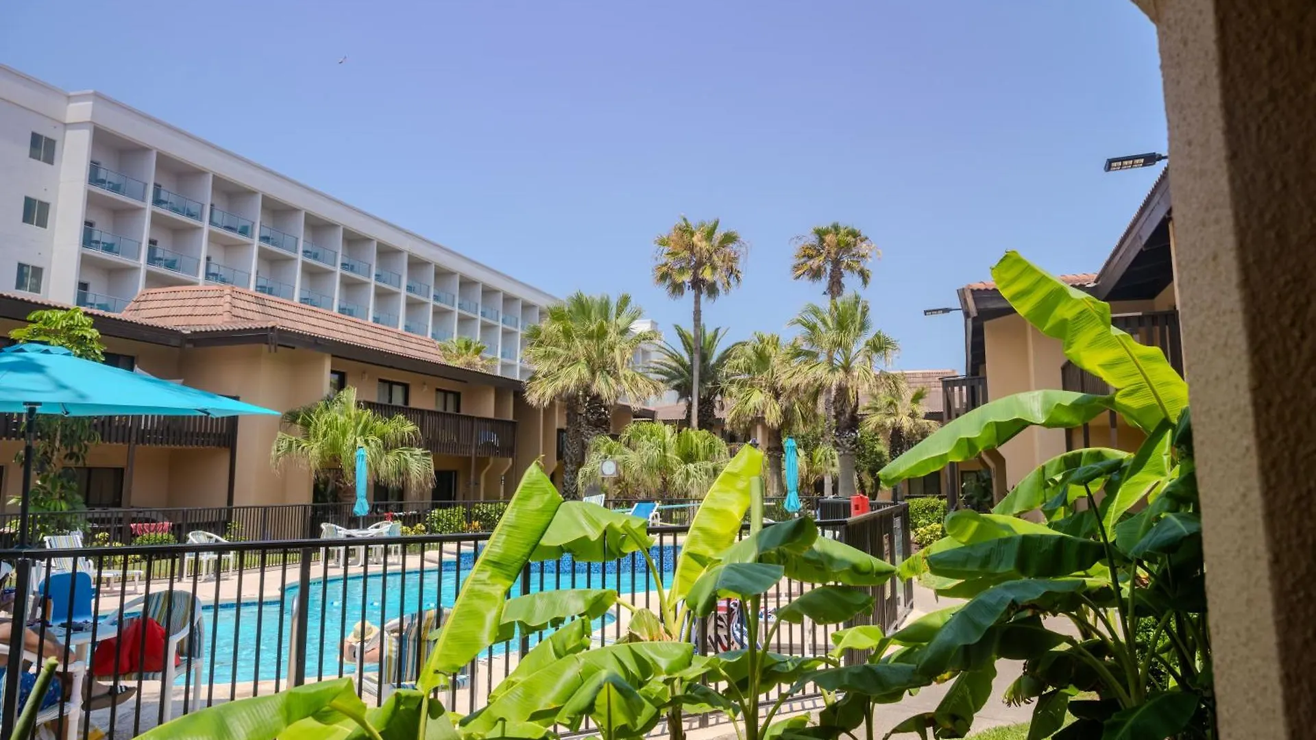 Flamingos Hideaway Stylish 1br Coastal Escape 155