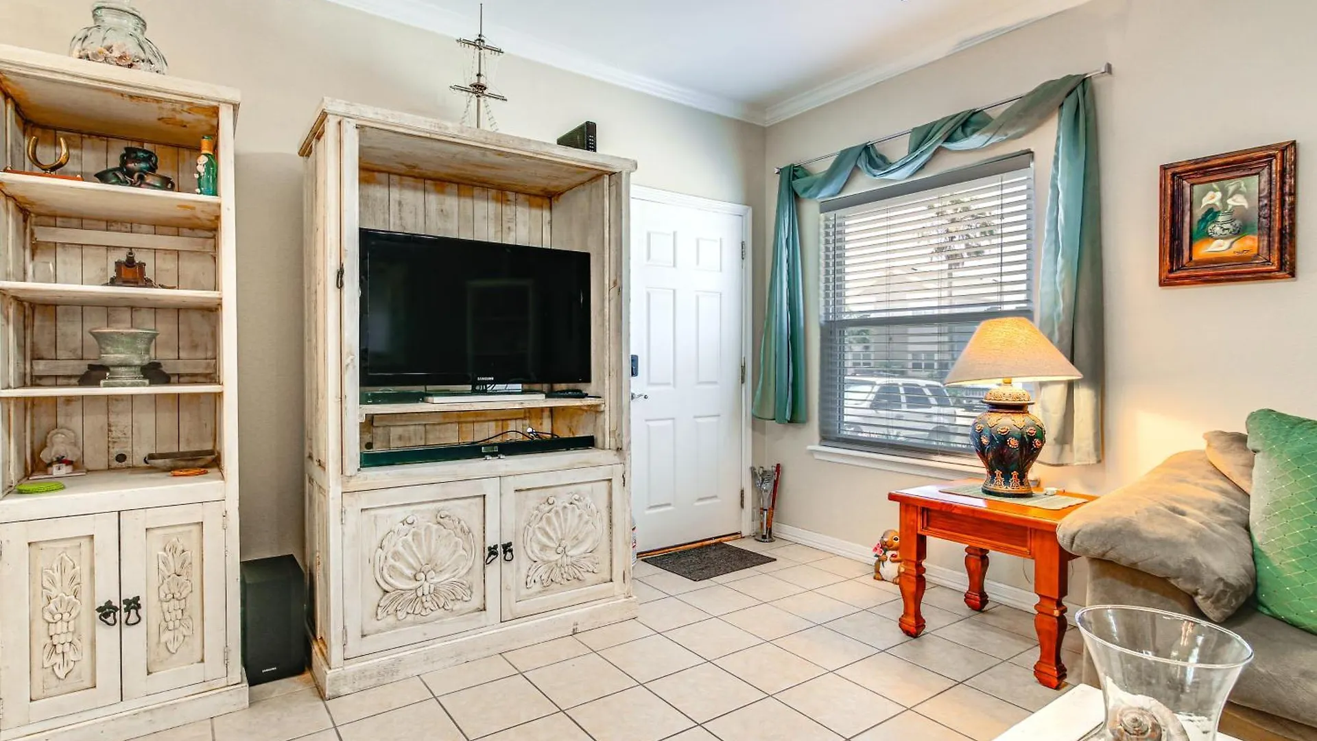 Apartment Pool Access, 1 Block To Beach! *
