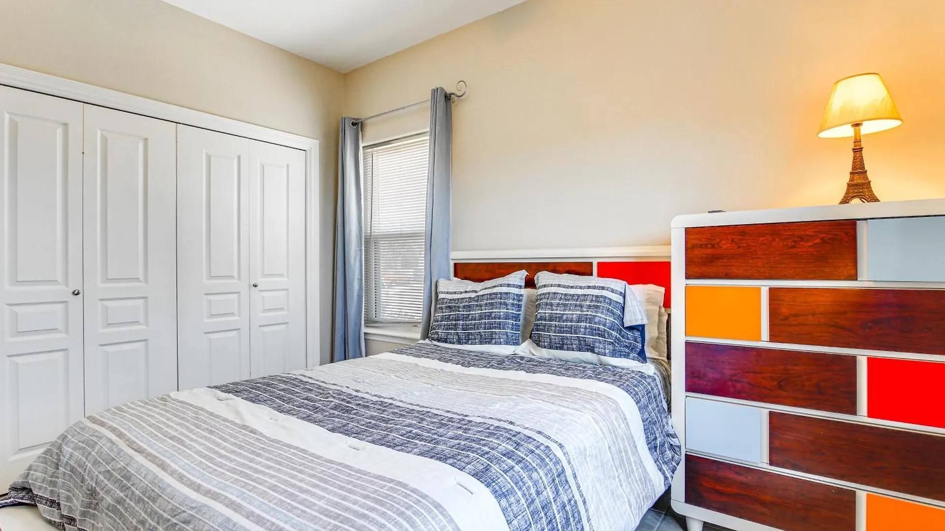 Apartment Pool Access, 1 Block To Beach! *