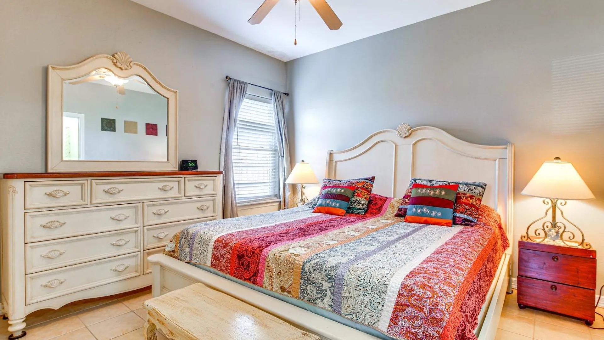 Pool Access, 1 Block To Beach! Apartment South Padre Island