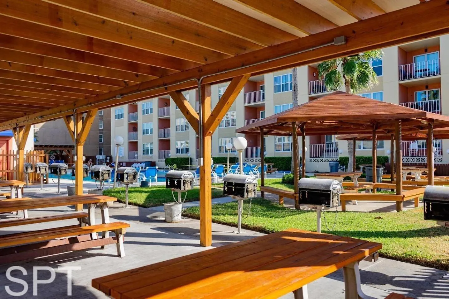 Access With Pool, Hot Tub Area & Bbq - Gulfview I - Unit 213 *