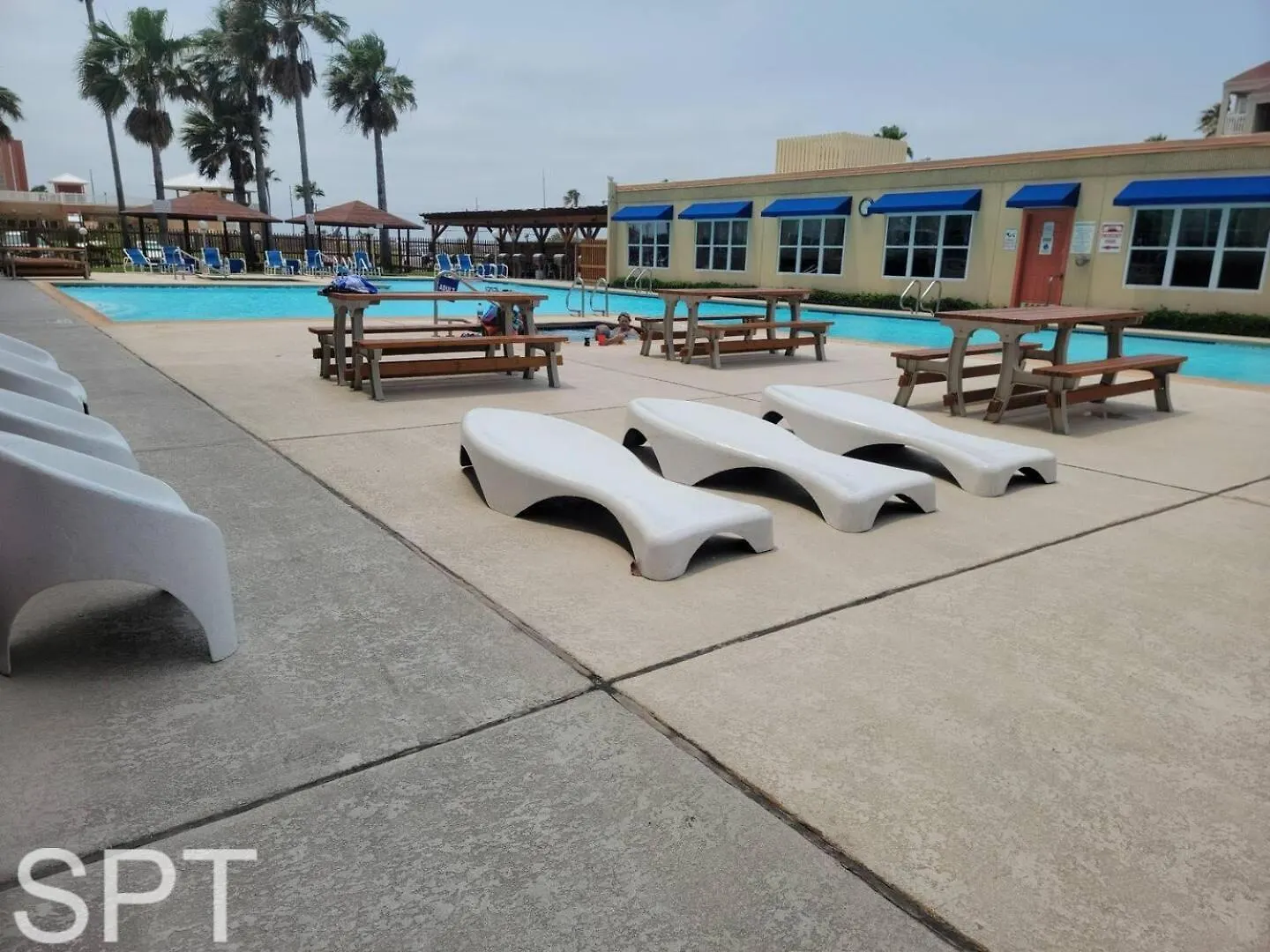 Apartment Access With Pool, Hot Tub Area & Bbq - Gulfview I - Unit 213 *