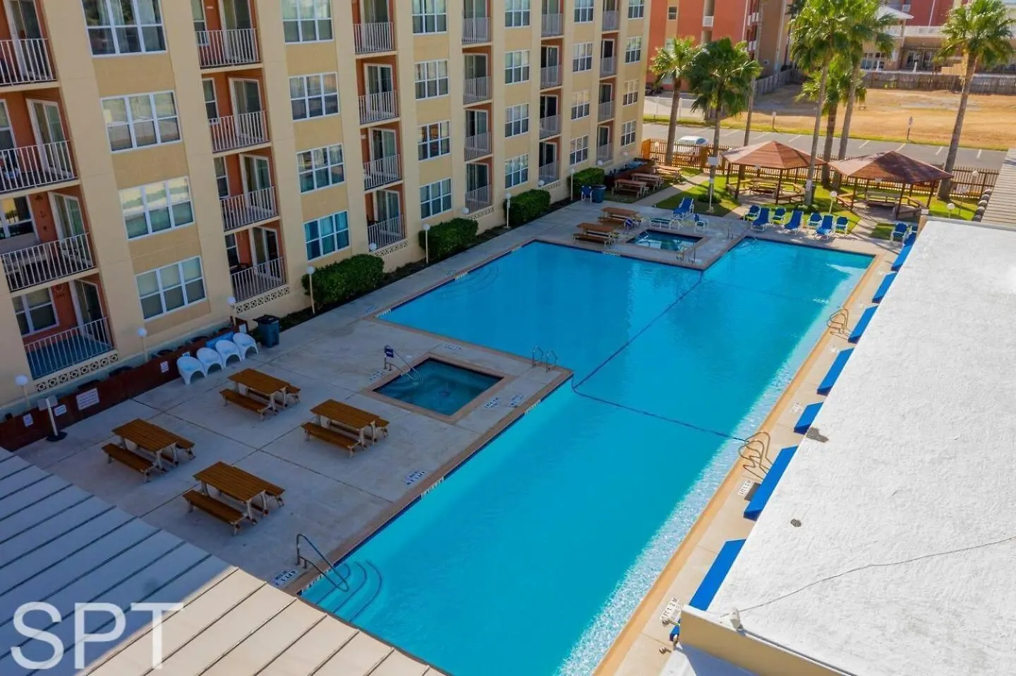 Apartment Access With Pool, Hot Tub Area & Bbq - Gulfview I - Unit 213 South Padre Island
