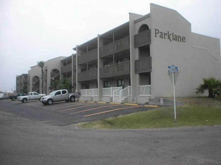 Parklane #105 2-3 Minute Walk To Access *