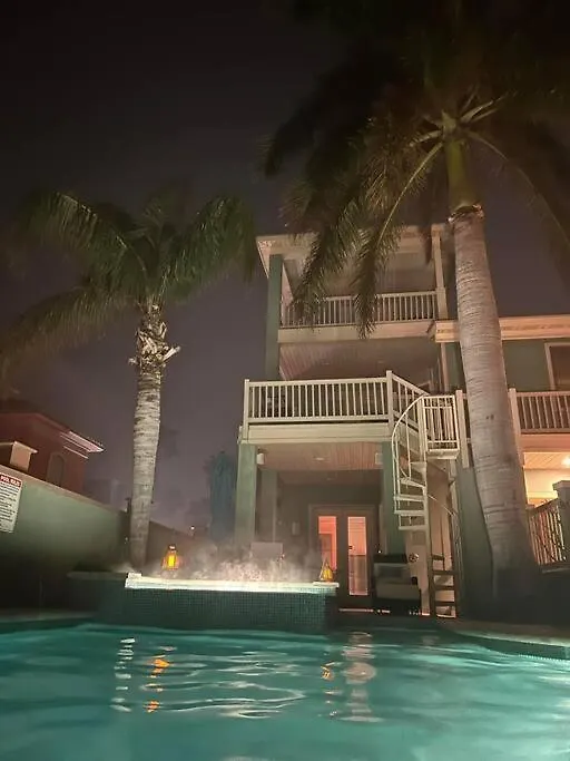 Holiday home Breathtaking Sunset Views & Minutes To The Beach! *
