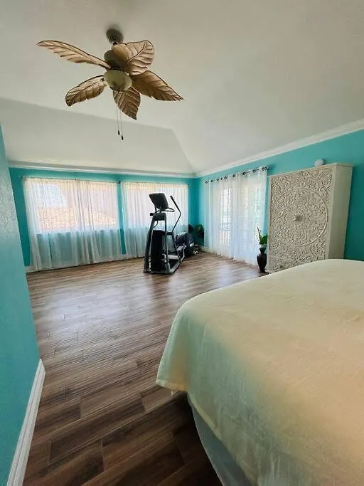 Breathtaking Sunset Views & Minutes To The Beach!