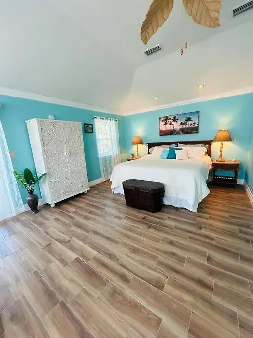 Holiday home Breathtaking Sunset Views & Minutes To The Beach! *
