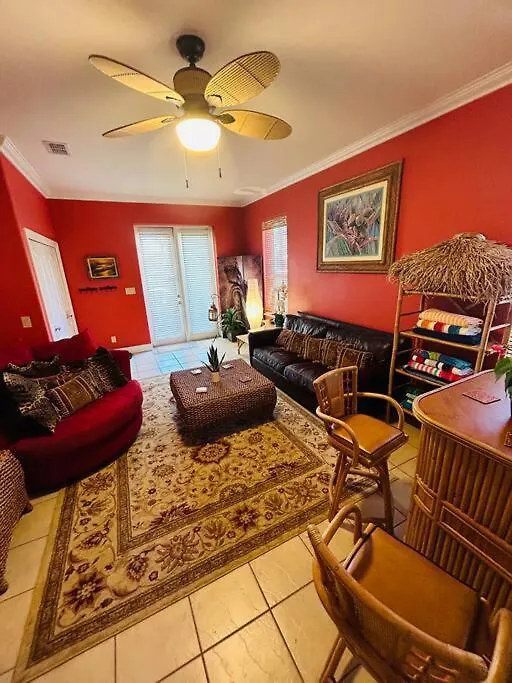 Breathtaking Sunset Views & Minutes To The Beach! *