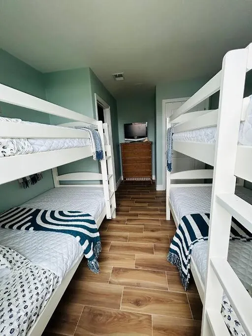Breathtaking Sunset Views & Minutes To The Beach! Holiday home *