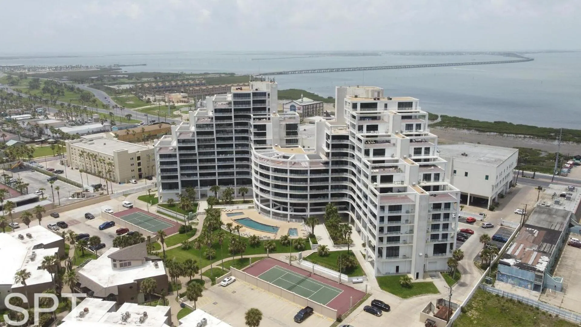 2-level Beachfront Luxury - Sunchase Iv - 326 Apartment *