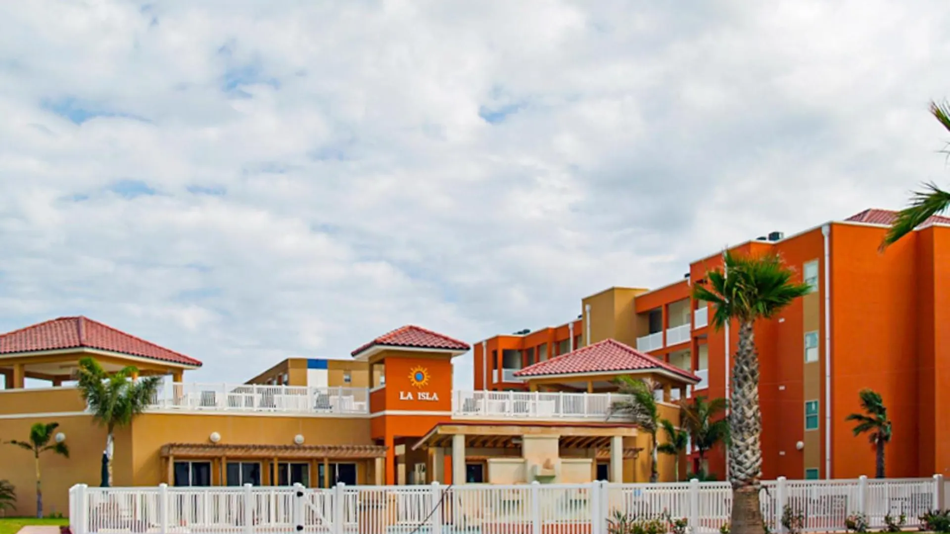 La Isla #c105 Apartment *