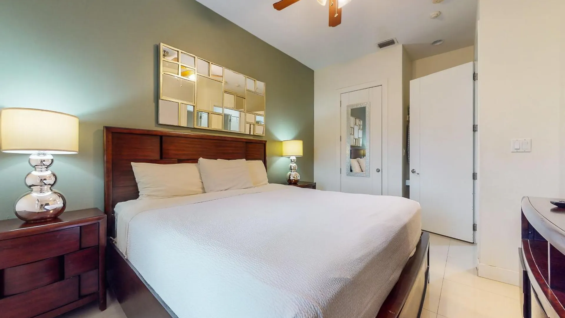La Isla #c105 Apartment *