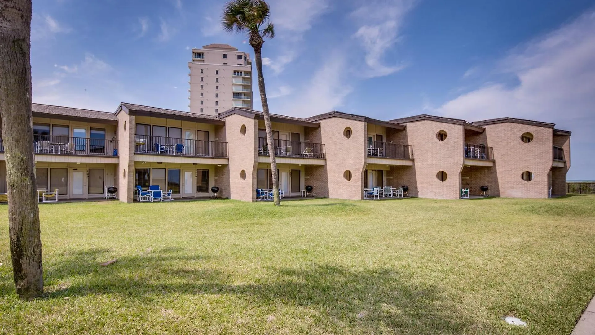 Apartment Sunchase Beachfront #210 *