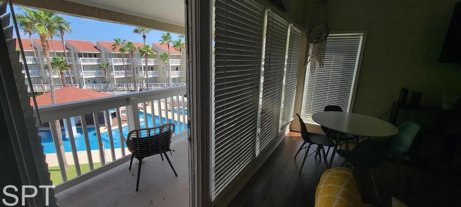 Gulfpoint 1302 Apartment