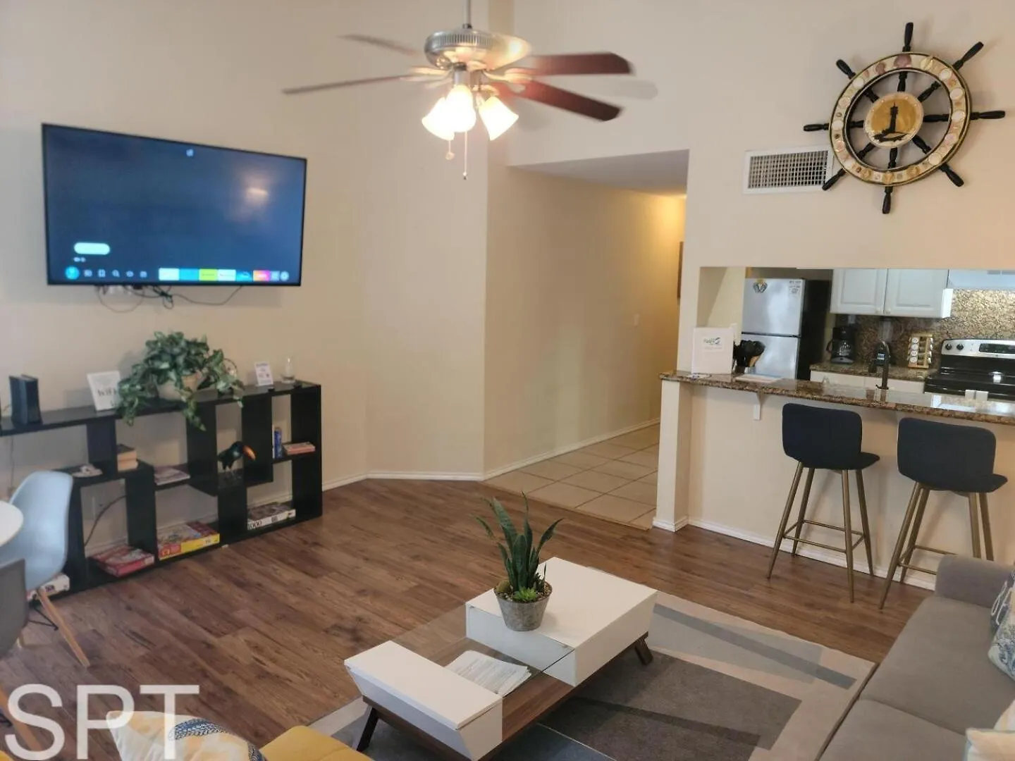 Gulfpoint 1302 Apartment