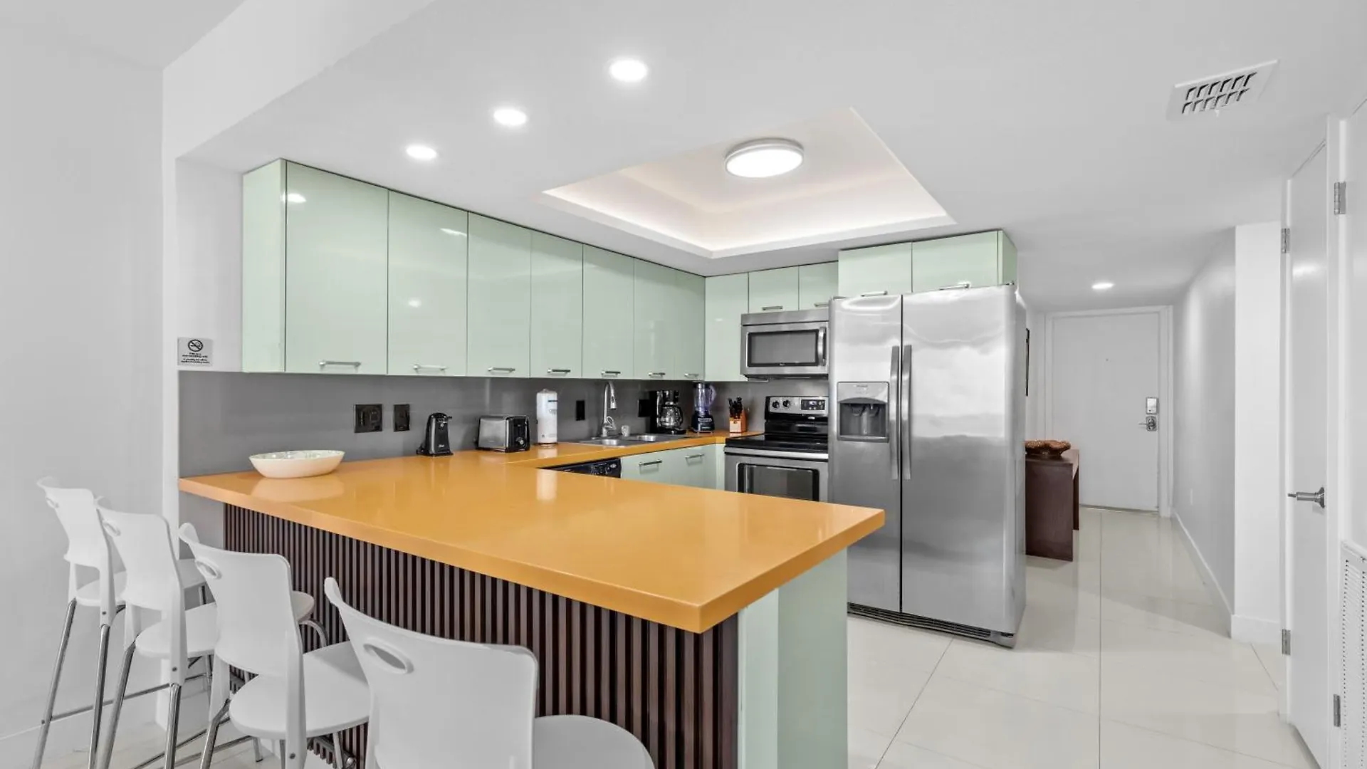 Ground Level Pet-friendly Seconds From Beach Holiday home *