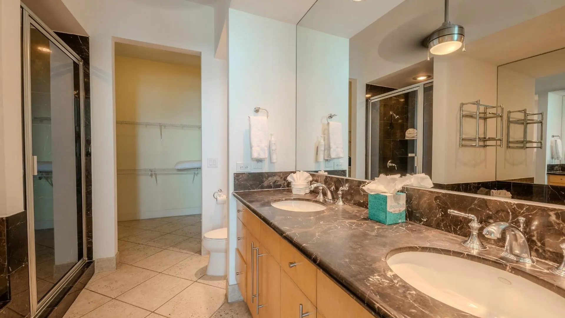 1901 Sapphire Beachfront 3 Bedroom *