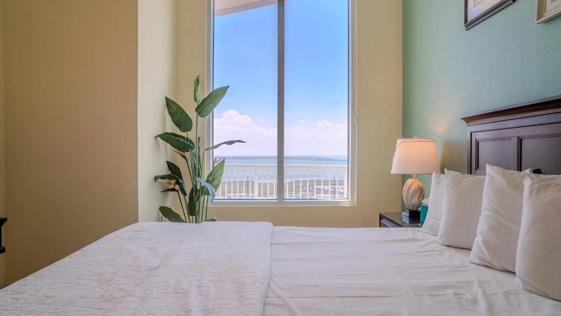 1901 Sapphire Beachfront 3 Bedroom Apartment